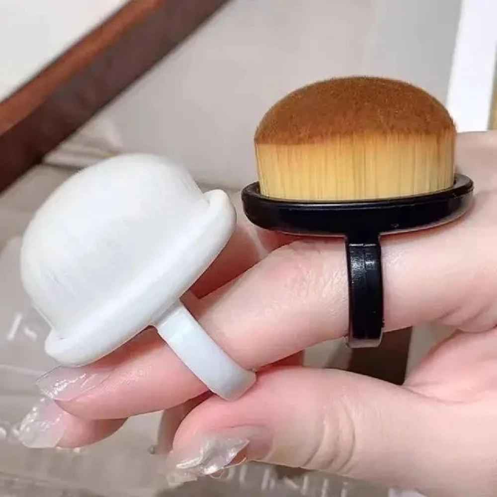 Щітка чорна для нігтів з кільцем кругла RichColoR